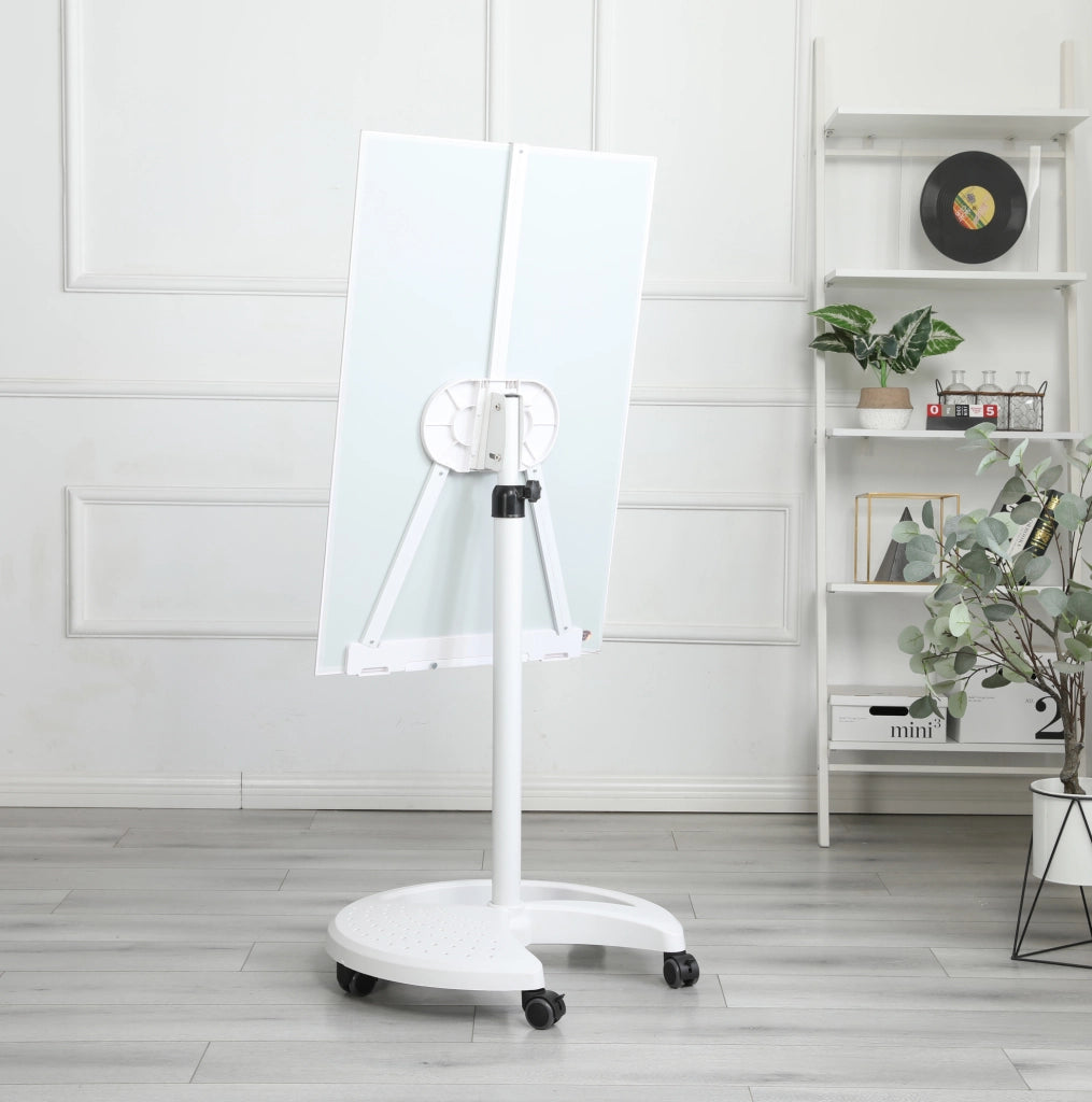 Lavagna magnetica in vetro temperato 90x60 cm con altezza e inclinazione regolabili, superficie cancellabile a secco, base ABS con ruote bloccabili, bianca