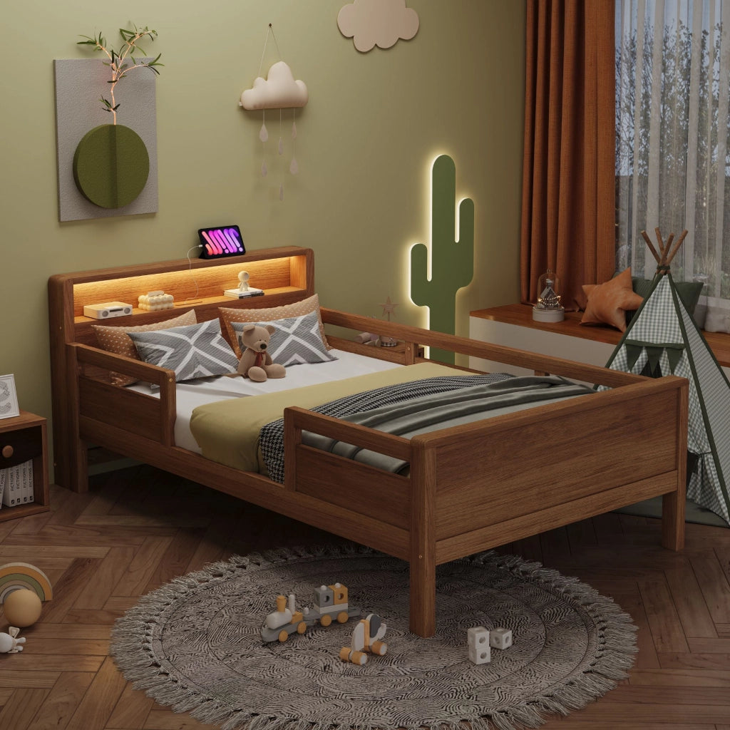 Letto per bambini 90 x 200 cm, con presa di ricarica, luci a LED, sponde di sicurezza in pino, legno naturale