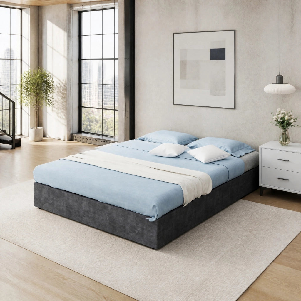Letto imbottito 140 × 200 cm con testiera geometrica rivestito in tessuto grigio