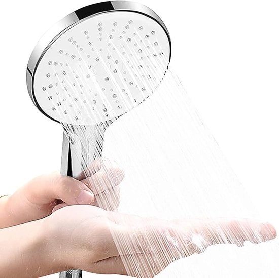 Douchekop a risparmio d'acqua con materiali premium