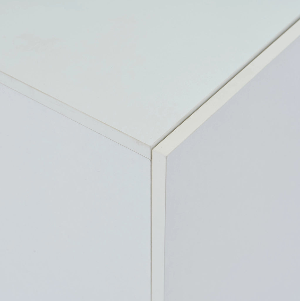 Madia 120x40x75 cm bianca con ante lucide; LED e ripiani regolabili HOMVRA