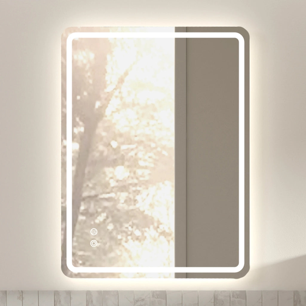 Specchio da bagno con luce dimmerabile; controllo touch e antiappannamento; montaggio orizzontale o verticale
