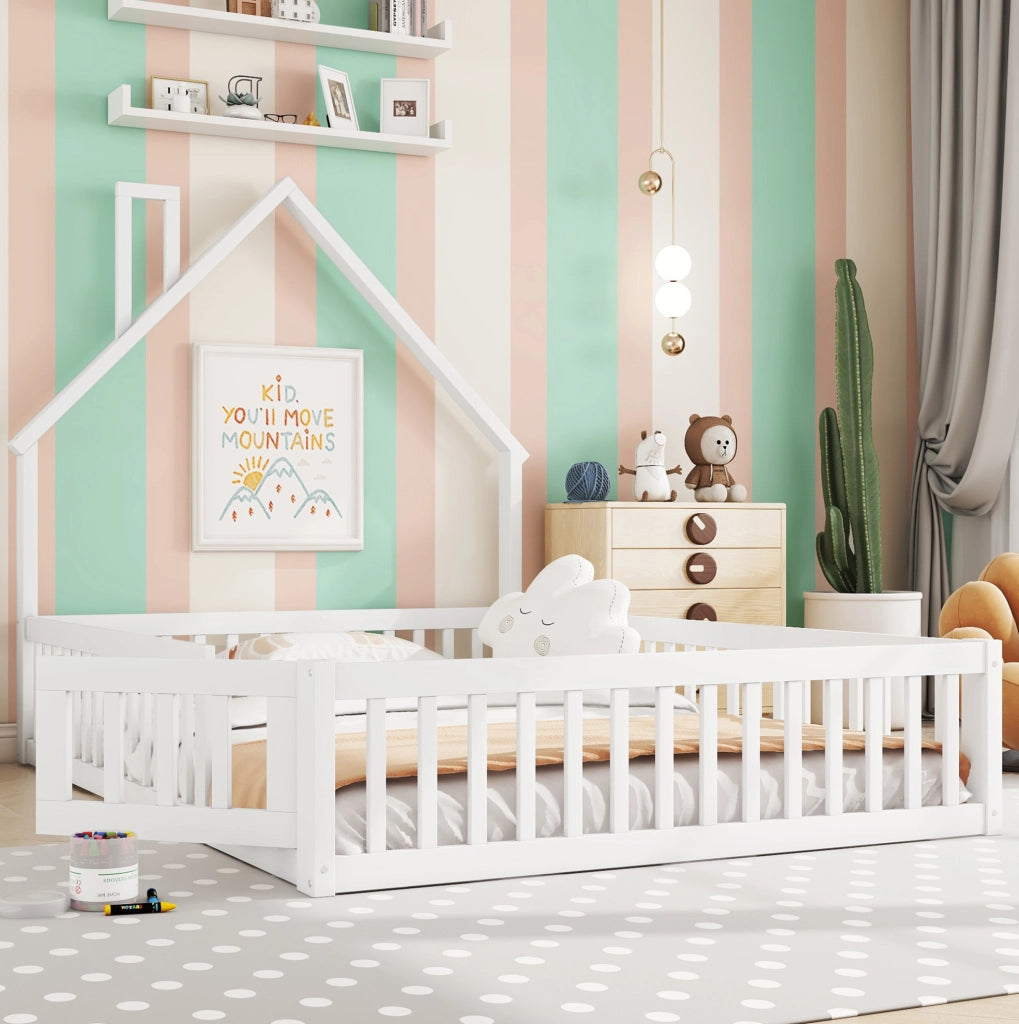 Letto per bambini 140x200 cm con design a camino, sponde di sicurezza e rete a doghe