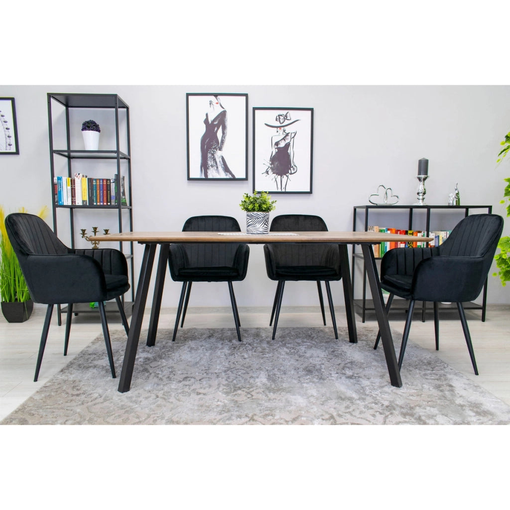 Sedia di design Lugo in velluto nero con gambe in metallo