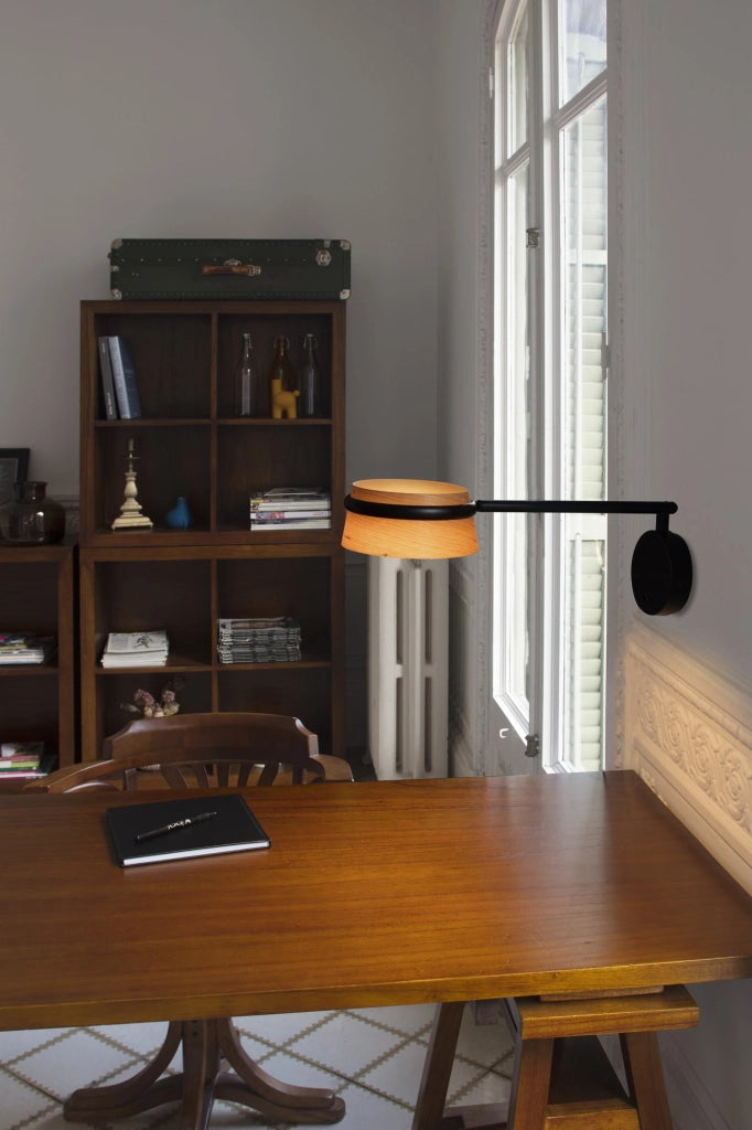 LOOP, Applique con Braccio per Interni, Faro Barcelona Colore: Legno