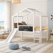 Letto a soppalco per bambini 90 x 200 cm in legno massiccio con scivolo, scaletta e lavagna, design a casetta, colore bianco