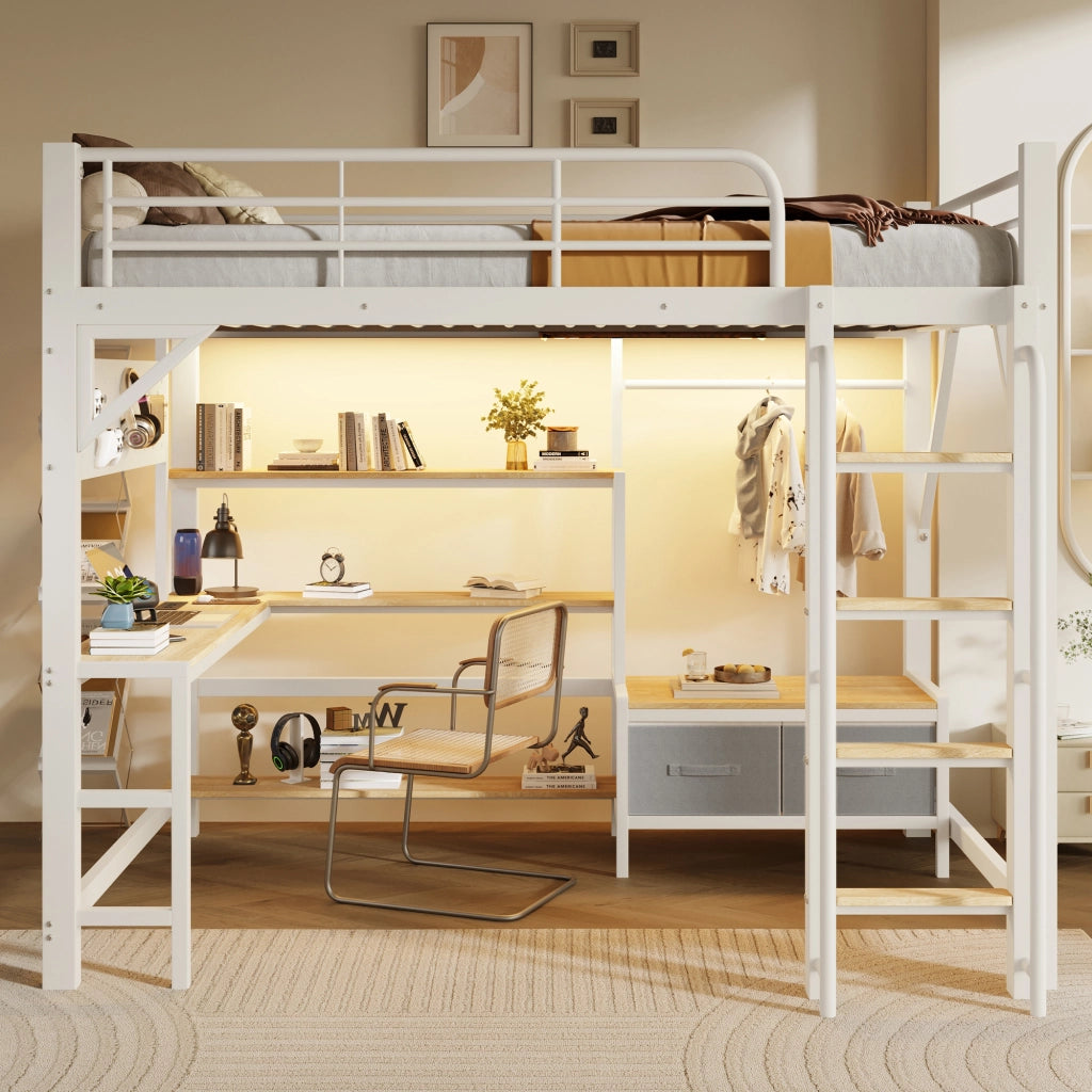 Letto a soppalco 140x200 cm con scrivania; ripiani; LED e USB; metallo e MDF bianco