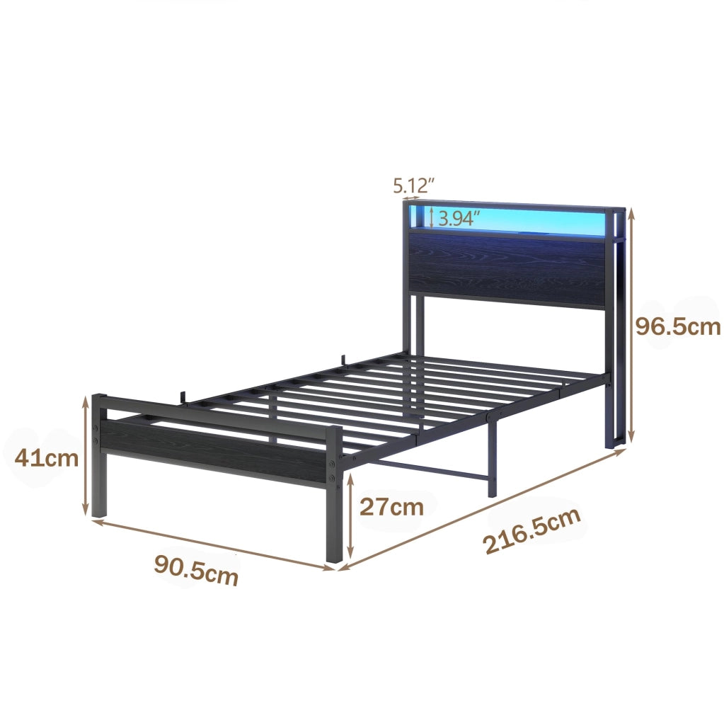 Letto singolo 90 × 200 cm con testiera a 2 ripiani; ricarica USB e presa; rete a doghe in metallo; nero