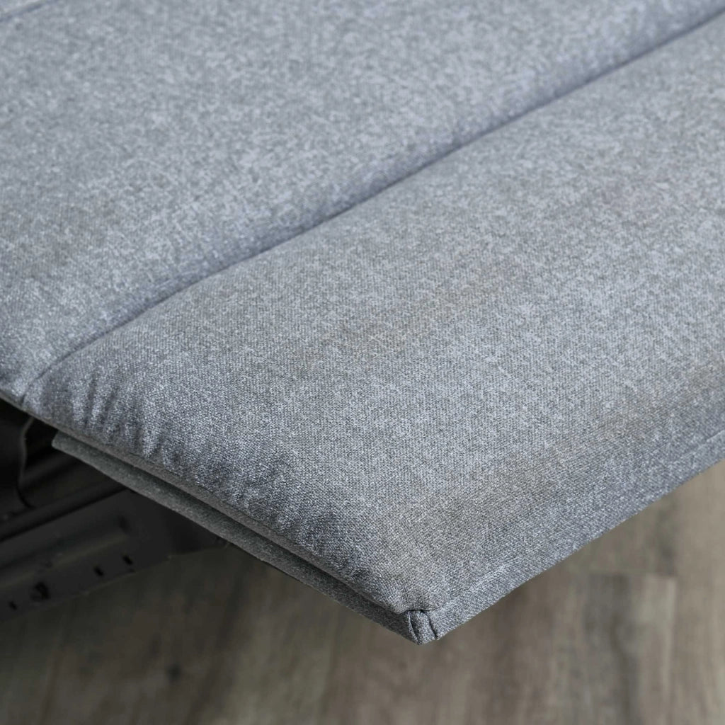 Poltrona reclinabile manuale in poliestere grigio chiaro con poggiapiedi 87 × 96 × 98 cm