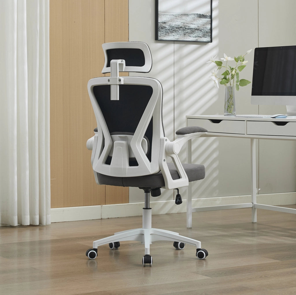 Sedia da ufficio ergonomica grigia con schienale in rete